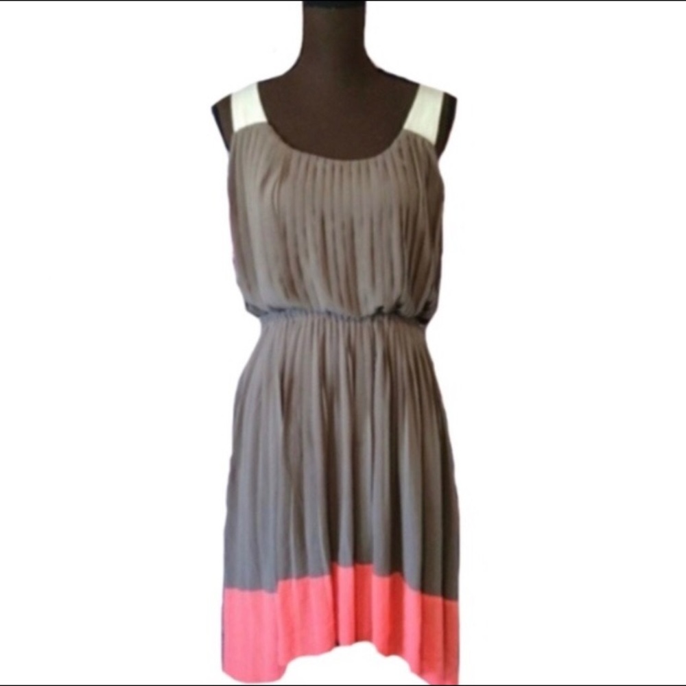 Jessica Simpson flowy pleated high-low dress